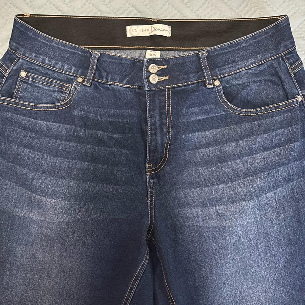 C EST. 1946 Denim Capri Jean Size 16 W